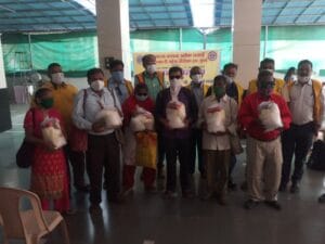 Food donation-by-Lions-Club-of-Vasai